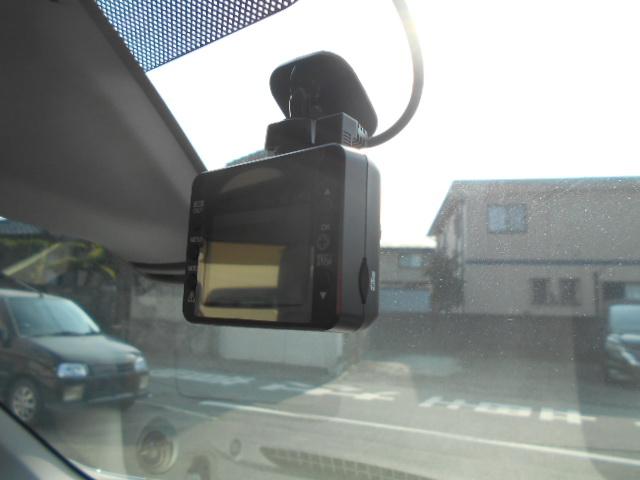 �h���C�u���R�[�_�[���t���Ă܂��I�I