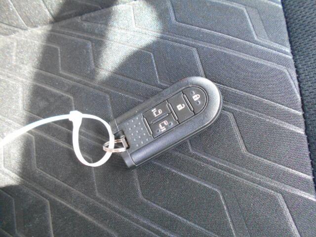 ルーミー カスタムG S トヨタセーフティーセンス 全方位モニター バックカメラ メモリーナビ 地デジ Bluetooth DVD 両側電動スライドドア スマートキー プッシュスタート シートヒーター LEDヘッドライト(17枚目)