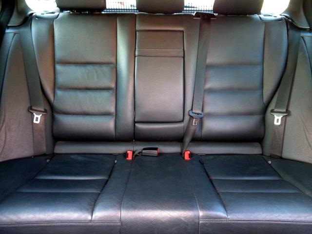 Cクラスステーションワゴン C200ブルーエフィシェンシーワゴンアバンG AMGスタイリングPKG本革パワーシートナビフルセグTVバックカメラBlutoothハンズフリー&音楽DVDパドルシフトシートヒーターETC2.0AMGエアロAMG17アルミドリルドディスクローター(18枚目)