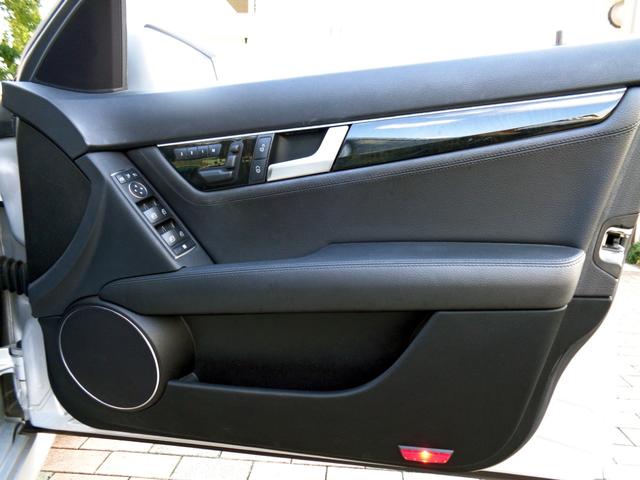 Cクラスステーションワゴン C200ブルーエフィシェンシーワゴンアバンG AMGスタイリングPKG本革パワーシートナビフルセグTVバックカメラBlutoothハンズフリー&音楽DVDパドルシフトシートヒーターETC2.0AMGエアロAMG17アルミドリルドディスクローター(51枚目)