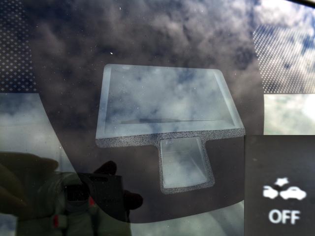 アルトラパン L レダーブレーキサポート スマートキー&プッシュスタート シートヒーター ストラーダ製SDナビ バックカメラ フルセグTV Blutoothハンズフリー HDMI CD・DVDプレーヤー Mサーバー(7枚目)