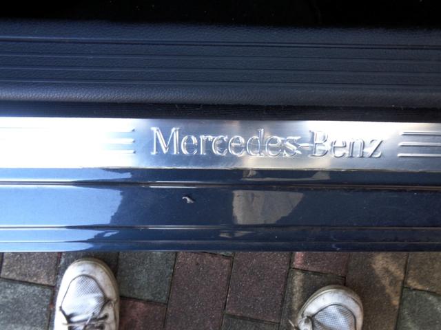 「Ｍｅｒｃｅｄｅｓ　Ｂｅｎｚ」ロゴ　純正スカッフプレート