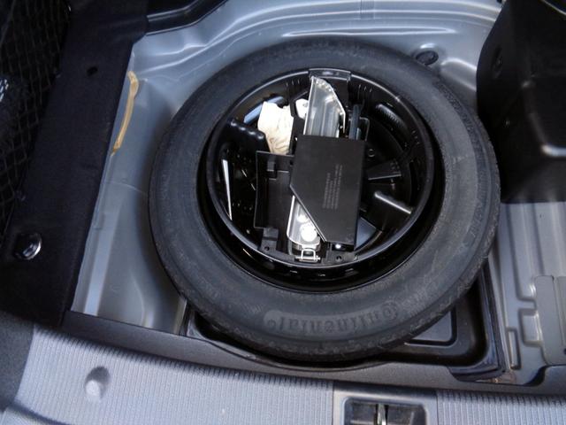 スペアタイヤ装備