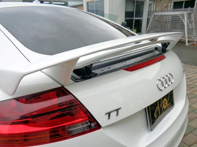 ＴＴクーペ ２．０ＴＦＳＩ　クワトロ　Ｓラインリミテッド　コンペティションＲＳリアウィング　ＳＬＩＮＥエアロ　ナビ　フルセグＴＶ　障害物センサー　可変オートリアスポイラー　Ｓライン専用純正１８アルミ　ＢｙキセノンＢｌｕｅｔｏｏｔｈハンズフリー＆音楽　ＤＶＤ（9枚目）