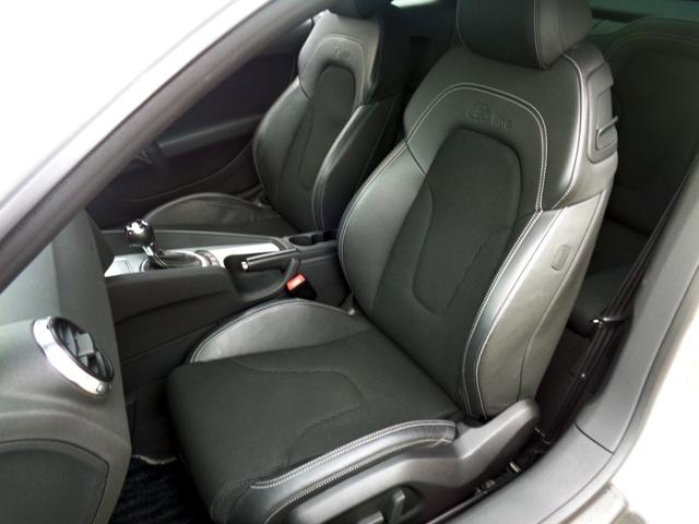 ＴＴクーペ ２．０ＴＦＳＩ　クワトロ　Ｓラインリミテッド　コンペティションＲＳリアウィング　ＳＬＩＮＥエアロ　ナビ　フルセグＴＶ　障害物センサー　可変オートリアスポイラー　Ｓライン専用純正１８アルミ　ＢｙキセノンＢｌｕｅｔｏｏｔｈハンズフリー＆音楽　ＤＶＤ（14枚目）