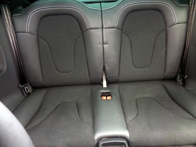 ＴＴクーペ ２．０ＴＦＳＩ　クワトロ　Ｓラインリミテッド　コンペティションＲＳリアウィング　ＳＬＩＮＥエアロ　ナビ　フルセグＴＶ　障害物センサー　可変オートリアスポイラー　Ｓライン専用純正１８アルミ　ＢｙキセノンＢｌｕｅｔｏｏｔｈハンズフリー＆音楽　ＤＶＤ（18枚目）