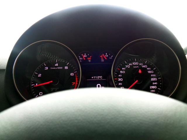 ＴＴクーペ ２．０ＴＦＳＩ　クワトロ　Ｓラインリミテッド　コンペティションＲＳリアウィング　ＳＬＩＮＥエアロ　ナビ　フルセグＴＶ　障害物センサー　可変オートリアスポイラー　Ｓライン専用純正１８アルミ　ＢｙキセノンＢｌｕｅｔｏｏｔｈハンズフリー＆音楽　ＤＶＤ（21枚目）