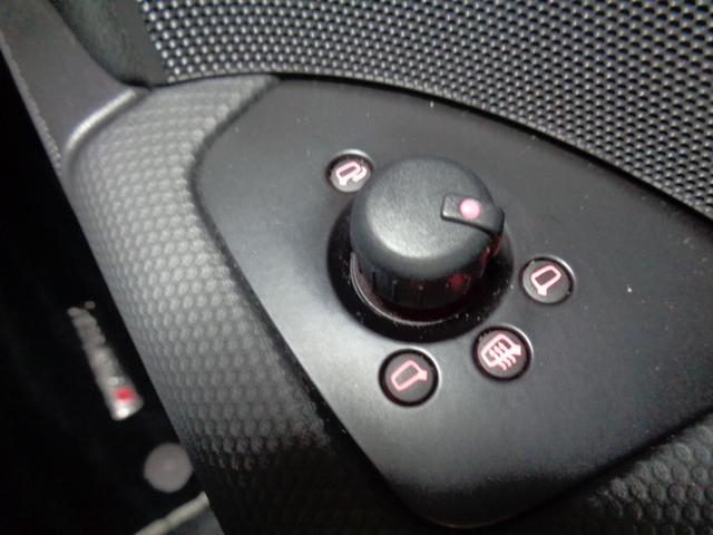 ＴＴクーペ ２．０ＴＦＳＩ　クワトロ　Ｓラインリミテッド　コンペティションＲＳリアウィング　ＳＬＩＮＥエアロ　ナビ　フルセグＴＶ　障害物センサー　可変オートリアスポイラー　Ｓライン専用純正１８アルミ　ＢｙキセノンＢｌｕｅｔｏｏｔｈハンズフリー＆音楽　ＤＶＤ（34枚目）