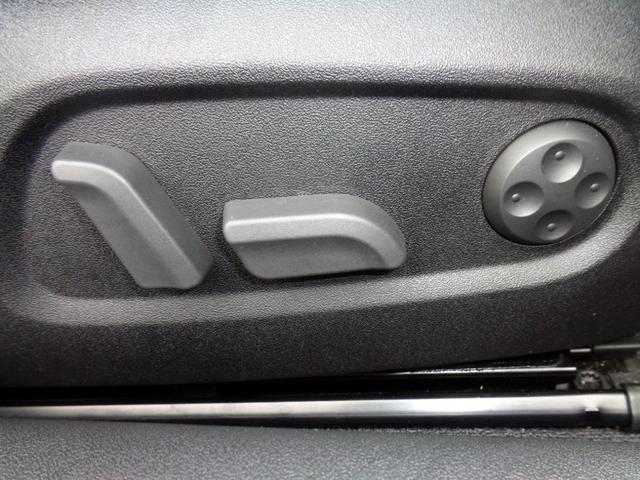 ＴＴクーペ ２．０ＴＦＳＩ　クワトロ　Ｓラインリミテッド　コンペティションＲＳリアウィング　ＳＬＩＮＥエアロ　ナビ　フルセグＴＶ　障害物センサー　可変オートリアスポイラー　Ｓライン専用純正１８アルミ　ＢｙキセノンＢｌｕｅｔｏｏｔｈハンズフリー＆音楽　ＤＶＤ（46枚目）