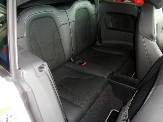 ＴＴクーペ ２．０ＴＦＳＩ　クワトロ　Ｓラインリミテッド　コンペティションＲＳリアウィング　ＳＬＩＮＥエアロ　ナビ　フルセグＴＶ　障害物センサー　可変オートリアスポイラー　Ｓライン専用純正１８アルミ　ＢｙキセノンＢｌｕｅｔｏｏｔｈハンズフリー＆音楽　ＤＶＤ（50枚目）