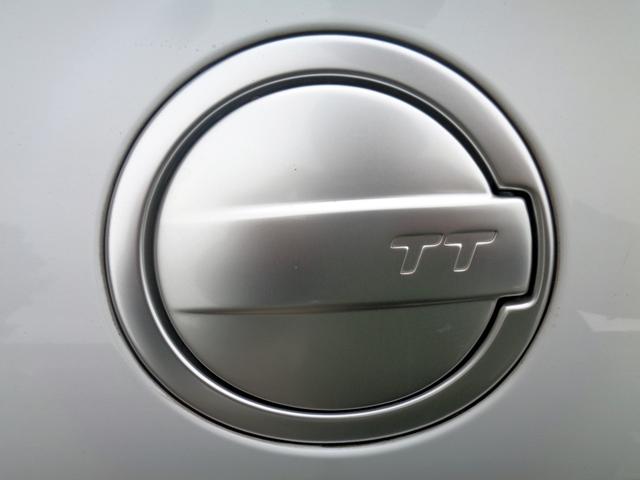ＴＴクーペ ２．０ＴＦＳＩ　クワトロ　Ｓラインリミテッド　コンペティションＲＳリアウィング　ＳＬＩＮＥエアロ　ナビ　フルセグＴＶ　障害物センサー　可変オートリアスポイラー　Ｓライン専用純正１８アルミ　ＢｙキセノンＢｌｕｅｔｏｏｔｈハンズフリー＆音楽　ＤＶＤ（67枚目）