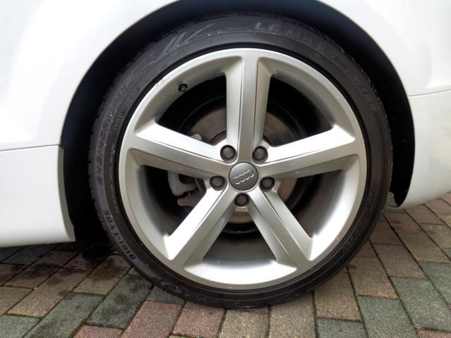 ＴＴクーペ ２．０ＴＦＳＩ　クワトロ　Ｓラインリミテッド　コンペティションＲＳリアウィング　ＳＬＩＮＥエアロ　ナビ　フルセグＴＶ　障害物センサー　可変オートリアスポイラー　Ｓライン専用純正１８アルミ　ＢｙキセノンＢｌｕｅｔｏｏｔｈハンズフリー＆音楽　ＤＶＤ（70枚目）