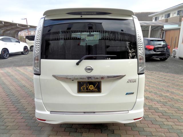 セレナ ハイウェイスター　Ｓ－ハイブリッド　Ｖセレクション　８インチナビ　フルセグＴＶバックカメラ両側パワスラ　リアフリップダウンモニターＢｌｕｅｔｏｏｔｈハンズフリー＆音楽　８人乗　セキュリティ＆セーフティパック　ＨＩＤライトフォグ　オートクルーズ　ＥＴＣ（6枚目）