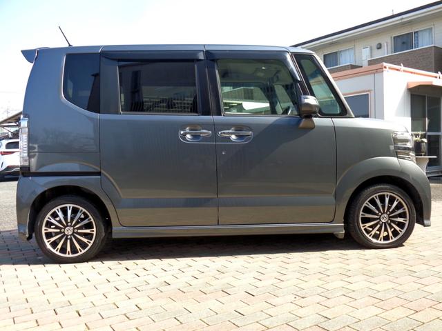 Ｎ－ＢＯＸカスタム Ｇ・ターボパッケージ　両側パワースライドドア　パドルシフト　ターボエンジン　ナビフルセグＴＶ　Ｂｌｕｅｔｏｏｔｈハンズフリー＆ミュージック　スマキー＆プッシュスタート　キセノンライト　１５アルミ　純正フルエアロ　ＥＴＣ（4枚目）