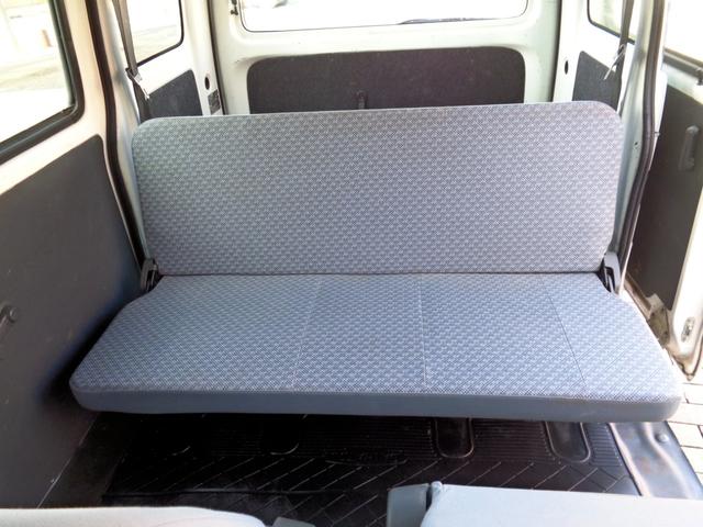 ハイゼットカーゴ スペシャル　エアコン　パワーステアリング　エアバック　ＡＭ・ＦＭラジオ　ＭＴ５速　両側スライドドア　集中ドアロック　ドアバイザー　積載量３５０ｋｇ　乗車定員４人　実走行７万ｋｍ台（18枚目）