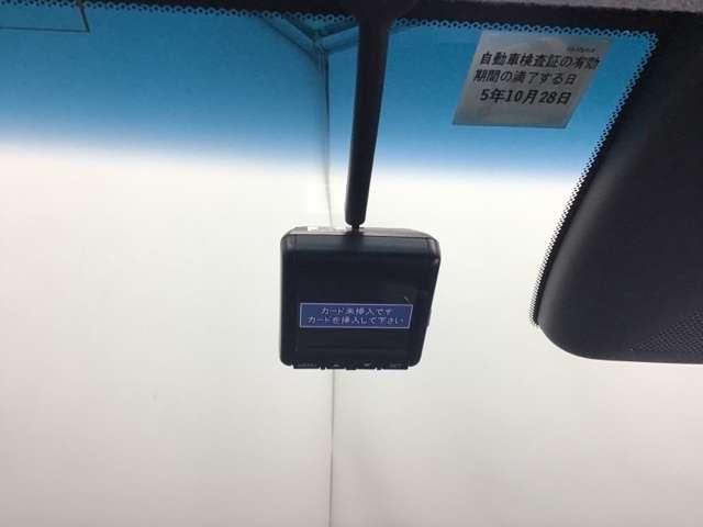 e:HEVホーム ドラレコ/ナビ/バックカメラ/CD/ETC カーテンエアバッグ NAVI イモビ 横滑防止 キーフリー クルーズコントロール LEDヘッド ETC CD オートエアコン ABS アイドルストップ(7枚目)