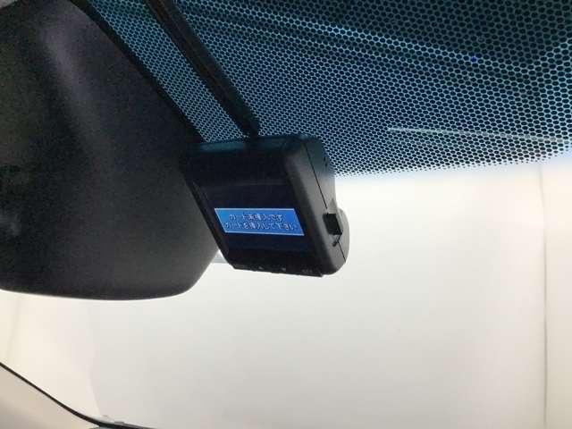 ハイブリッドLX・ホンダセンシング フルセグ DVD再生 LED オートエアコン 盗難防止システム VSA ETC メモリーナビ スマートキー エアバッグ クルーズコントロール キーレス サイドカーテンエアバック パワーステアリング(9枚目)