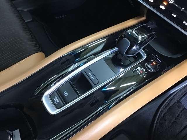 ハイブリッドZ・ホンダセンシング LEDランプ メモリナビ カーテンエアバッグ スマキー オートクルーズ 盗難防止 AW パーキングセンサー パワーステアリング Wエアバッグ ミュージックプレイヤー接続可 VSA ナビTV DVD再生(11枚目)