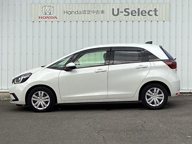 フィット ベーシック　助手席回転シート　ＨｏｎｄａＣＯＮＮＥＣＴｆｏｒＧａｔｈｅｒｓ＋ナビ装着用スペシャルパッケージ　アイスト　ＬＥＤライト　クリアランスソナー　ＶＳＡ　オートエアコン　ＵＳＢ接続　ＥＴＣ車載器　キーレス（10枚目）