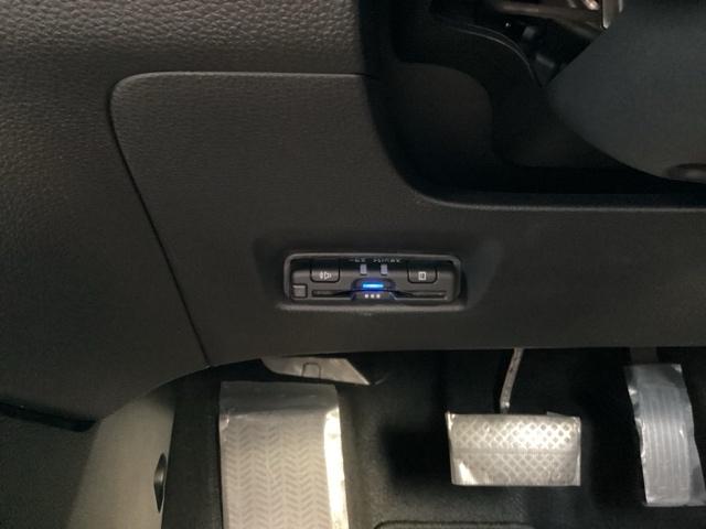フィット ベーシック　助手席回転シート　ＨｏｎｄａＣＯＮＮＥＣＴｆｏｒＧａｔｈｅｒｓ＋ナビ装着用スペシャルパッケージ　アイスト　ＬＥＤライト　クリアランスソナー　ＶＳＡ　オートエアコン　ＵＳＢ接続　ＥＴＣ車載器　キーレス（14枚目）