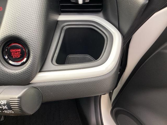 フィット ベーシック　助手席回転シート　ＨｏｎｄａＣＯＮＮＥＣＴｆｏｒＧａｔｈｅｒｓ＋ナビ装着用スペシャルパッケージ　アイスト　ＬＥＤライト　クリアランスソナー　ＶＳＡ　オートエアコン　ＵＳＢ接続　ＥＴＣ車載器　キーレス（28枚目）
