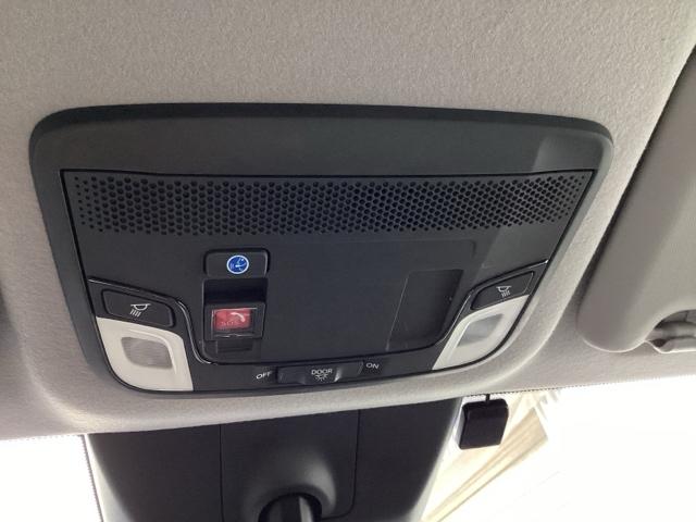 フィット ベーシック　助手席回転シート　ＨｏｎｄａＣＯＮＮＥＣＴｆｏｒＧａｔｈｅｒｓ＋ナビ装着用スペシャルパッケージ　アイスト　ＬＥＤライト　クリアランスソナー　ＶＳＡ　オートエアコン　ＵＳＢ接続　ＥＴＣ車載器　キーレス（43枚目）
