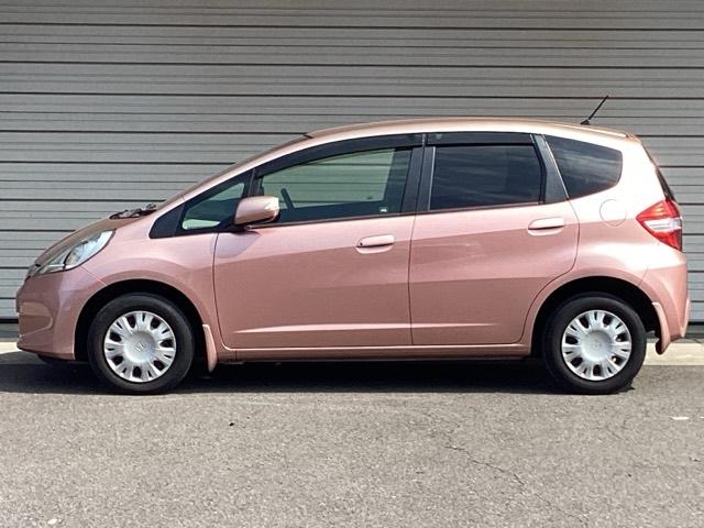 フィット シーズファインスタイル ETC/社外ナビ フルセグ Wエアバッグ パワーウィンドウ 盗難防止装置 DVD キーフリー 記録簿 エアコン スマートキー エアバック ナビTV ABS パワーステアリング(10枚目)