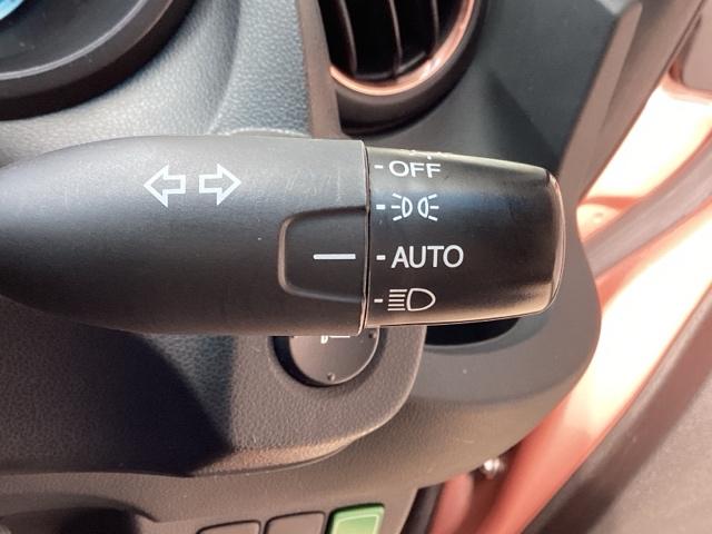 フィット シーズファインスタイル ETC/社外ナビ フルセグ Wエアバッグ パワーウィンドウ 盗難防止装置 DVD キーフリー 記録簿 エアコン スマートキー エアバック ナビTV ABS パワーステアリング(14枚目)