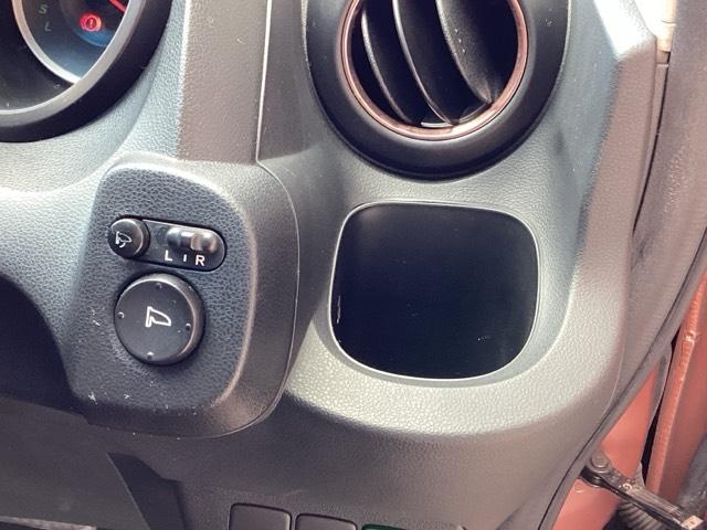 フィット シーズファインスタイル ETC/社外ナビ フルセグ Wエアバッグ パワーウィンドウ 盗難防止装置 DVD キーフリー 記録簿 エアコン スマートキー エアバック ナビTV ABS パワーステアリング(35枚目)