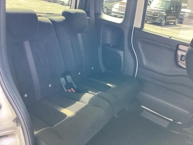 Ｎ－ＢＯＸカスタム Ｇ・Ｌホンダセンシング　ＥＴＣ／純正ナビ／バックモニター／ホンダセンシング／２トーンカラー　地デジＴＶ　整備記録簿　助手席エアバッグ　キーレス　アイドリングＳＴ　セキュリティーアラーム　スマ－トキ－　コーナーセンサ　ナビＴＶ（18枚目）