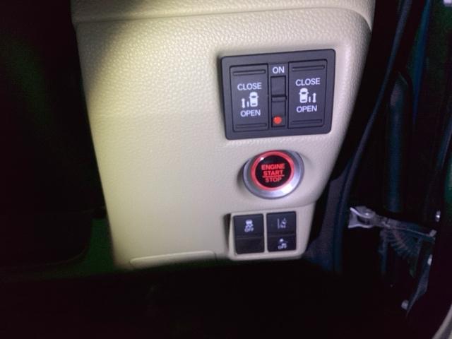 Ｎ－ＢＯＸ Ｇ・Ｌホンダセンシング　メモリーナビ　リアカメラ　ＥＴＣ　Ｗ電動ドア　レーダブレーキ　Ｓヒータ　Ａストップ　ＥＳＣ　キーフリーシステム　ＬＥＤライト　フルセグ対応　バックＭ　ＴＶナビ　ＵＳＢ　スマートキー　クルコン　エアコン（25枚目）