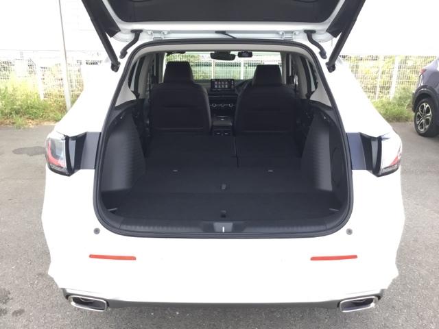 ＺＲ－Ｖ ｅ：ＨＥＶＺ　全周囲カメラ　クルコン　障害物センサー　ＢＳＭ　前後ドラレコ　ＥＴＣ２．０　全周囲モニター　電動リヤゲート　ＬＥＤ　サイドエアバック　Ｐシート　ナビ・ＴＶ　Ａライト　ドライブレコーダー　スマートキー（9枚目）