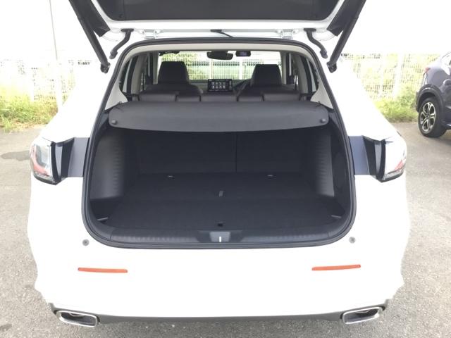 ＺＲ－Ｖ ｅ：ＨＥＶＺ　全周囲カメラ　クルコン　障害物センサー　ＢＳＭ　前後ドラレコ　ＥＴＣ２．０　全周囲モニター　電動リヤゲート　ＬＥＤ　サイドエアバック　Ｐシート　ナビ・ＴＶ　Ａライト　ドライブレコーダー　スマートキー（10枚目）