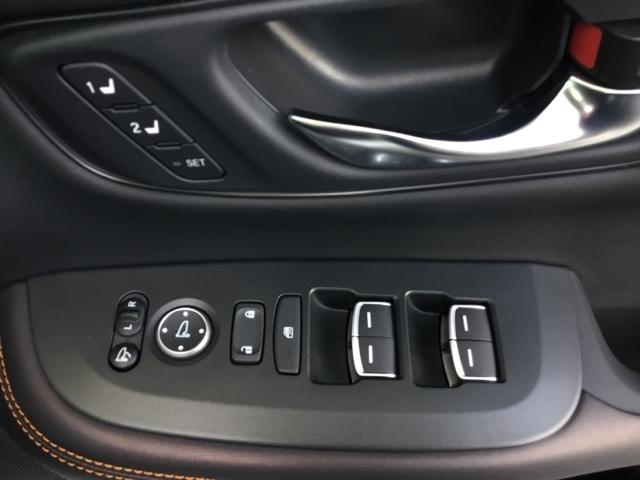 ＺＲ－Ｖ ｅ：ＨＥＶＺ　全周囲カメラ　クルコン　障害物センサー　ＢＳＭ　前後ドラレコ　ＥＴＣ２．０　全周囲モニター　電動リヤゲート　ＬＥＤ　サイドエアバック　Ｐシート　ナビ・ＴＶ　Ａライト　ドライブレコーダー　スマートキー（12枚目）