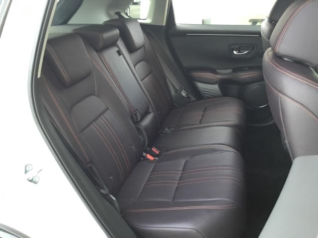 ＺＲ－Ｖ ｅ：ＨＥＶＺ　全周囲カメラ　クルコン　障害物センサー　ＢＳＭ　前後ドラレコ　ＥＴＣ２．０　全周囲モニター　電動リヤゲート　ＬＥＤ　サイドエアバック　Ｐシート　ナビ・ＴＶ　Ａライト　ドライブレコーダー　スマートキー（13枚目）