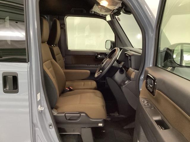 シート表皮は専用のクリーナーできれいにクリーニングしていて清潔です。