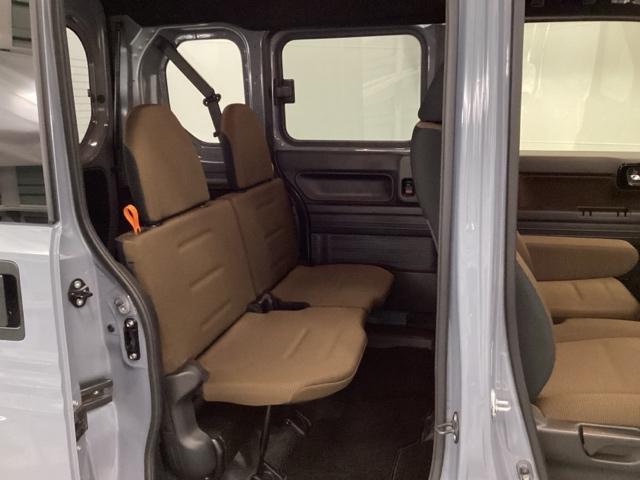 乗車人数や荷物の量、車内での過ごし方に合わせて、シートのレイアウトを変更できます。