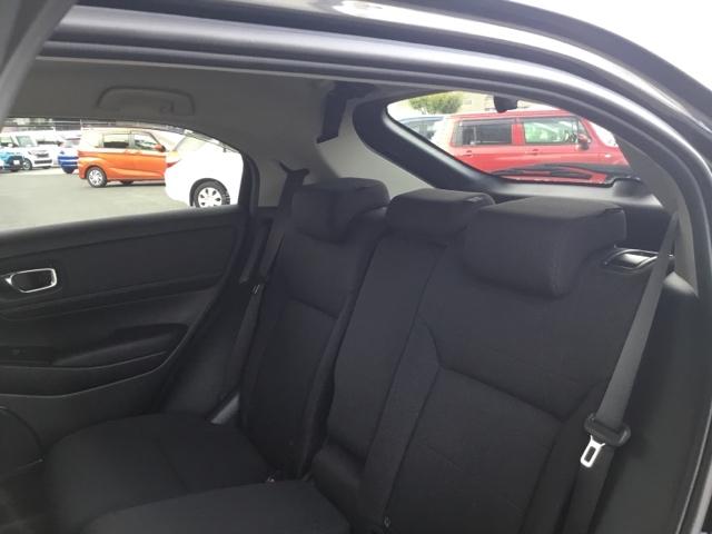 ヴェゼル ｅ：ＨＥＶＸ　クルコン　衝突軽減Ｂ　純正ナビ　ＥＴＣ　前後ドラレコ　前後障害物センサー　ＡＡＣ　イモビライザー　スマ－トキ－　誤発進抑制　ＰＷ　リアカメラ　ＥＳＣ　キーフリー　ＬＥＤヘッドランプ　ナビＴＶ　ＡＢＳ（11枚目）