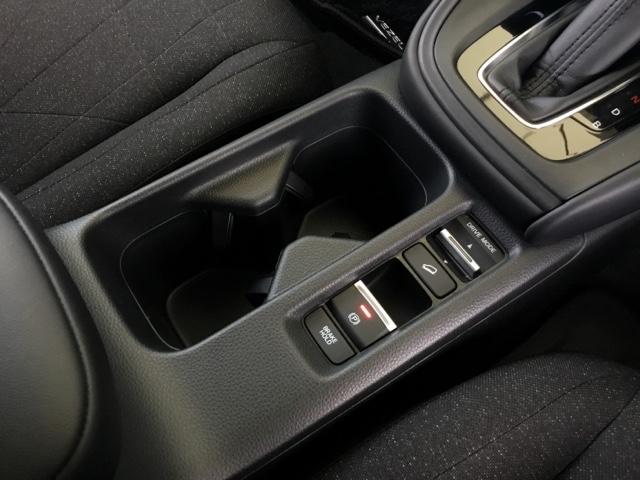 ヴェゼル ｅ：ＨＥＶＸ　クルコン　衝突軽減Ｂ　純正ナビ　ＥＴＣ　前後ドラレコ　前後障害物センサー　ＡＡＣ　イモビライザー　スマ－トキ－　誤発進抑制　ＰＷ　リアカメラ　ＥＳＣ　キーフリー　ＬＥＤヘッドランプ　ナビＴＶ　ＡＢＳ（23枚目）