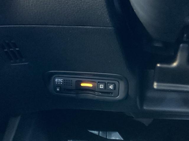 ヴェゼル ハイブリッドＸ・ホンダセンシング　シ－トヒ－タ－　記録簿　横滑防止　Ｒカメラ　スマ－トキ－　クルコン　ＥＴＣ車載器　サイドエアバック　キーレスエントリー　ＡＢＳ　ＤＶＤ再生　ＬＥＤヘッドライト（14枚目）