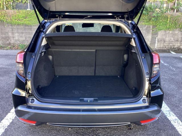 ヴェゼル ハイブリッドＸ・ホンダセンシング　シ－トヒ－タ－　記録簿　横滑防止　Ｒカメラ　スマ－トキ－　クルコン　ＥＴＣ車載器　サイドエアバック　キーレスエントリー　ＡＢＳ　ＤＶＤ再生　ＬＥＤヘッドライト（19枚目）