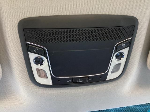 ヴェゼル ハイブリッドＸ・ホンダセンシング　シ－トヒ－タ－　記録簿　横滑防止　Ｒカメラ　スマ－トキ－　クルコン　ＥＴＣ車載器　サイドエアバック　キーレスエントリー　ＡＢＳ　ＤＶＤ再生　ＬＥＤヘッドライト（45枚目）