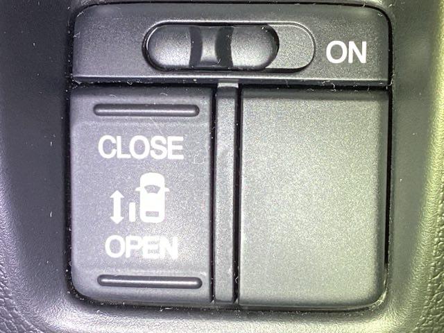 N-BOX G・Lパッケージ メモリーナビ ワンセグ リアカメラ I-STOP ベンチ席 カラーバックモニター 全席PW ナビテレビ 1セグ AAC 横滑り防止 スマートキー DVD再生 ABS キーレスE パワーステアリング(30枚目)