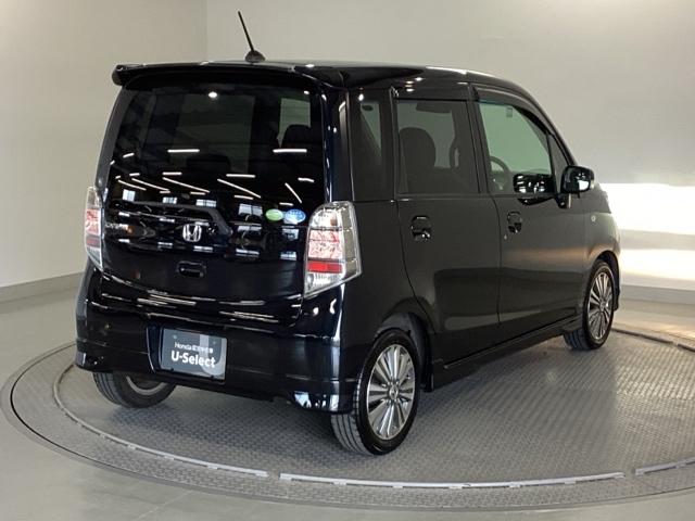 ボディカラーは、プレミアムミスティックナイトパールで、多彩な表情を見せる、エレガントなブラックです！