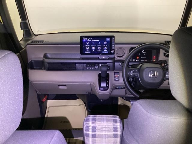 Ｎ－ＢＯＸジョイ ベースグレード　試乗車　禁煙車　メモリーナビ　フルセグ　全周囲カメラ　踏み間違い防止装置　Ｂカメラ　横滑り防止機能　ＬＥＤランプ　クルーズコントロール　パワーウィンドウ　前席シートヒーター　スマートキー　ベンチシート（2枚目）