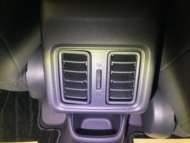 リア席エアコンは、後部座席の快適性を向上させます。