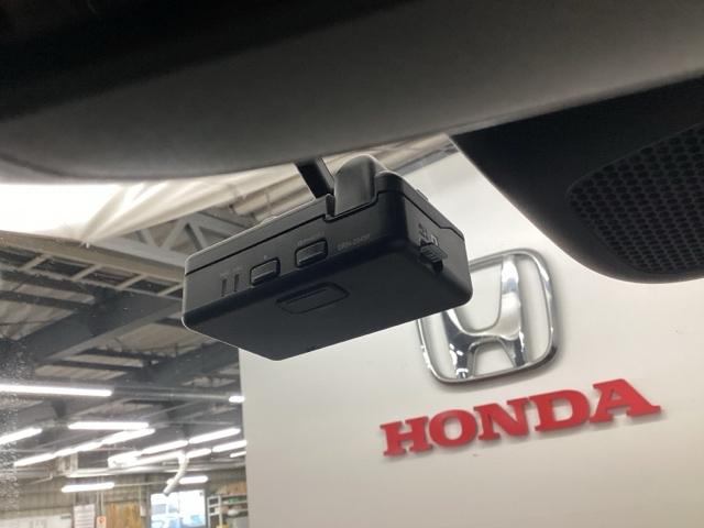 安心のドライブをサポートする【ドラレコ】大切な瞬間をしっかり記録し、万が一の時にも助かる装備です。