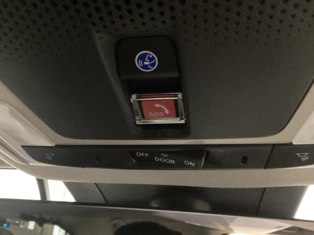 【ＳＯＳボタン】体調が悪くなったときや、事故に遭遇したとき、あおり運転にあっている時など、緊急時にボタンを押すと緊急サポートセンターにつながり、オペレーターが警察・救急への取次ぎを行います。