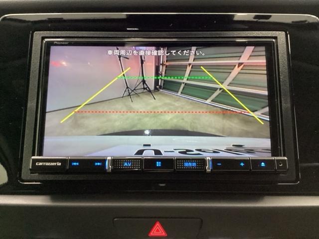 フィット ｅ：ＨＥＶホーム　リアカメラ　ＥＴＣ　前後誤発進抑制機能　クリソナ　助手席エアバッグ　運転席エアバッグ　アイドリングストップ　ＬＥＤライト　バックカメラ　ＡＢＳ　サイドエアバッグ　オートクルーズコントロール　ＤＶＤ再生（11枚目）