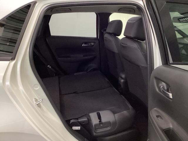 フィット ｅ：ＨＥＶホーム　リアカメラ　ＥＴＣ　前後誤発進抑制機能　クリソナ　助手席エアバッグ　運転席エアバッグ　アイドリングストップ　ＬＥＤライト　バックカメラ　ＡＢＳ　サイドエアバッグ　オートクルーズコントロール　ＤＶＤ再生（24枚目）